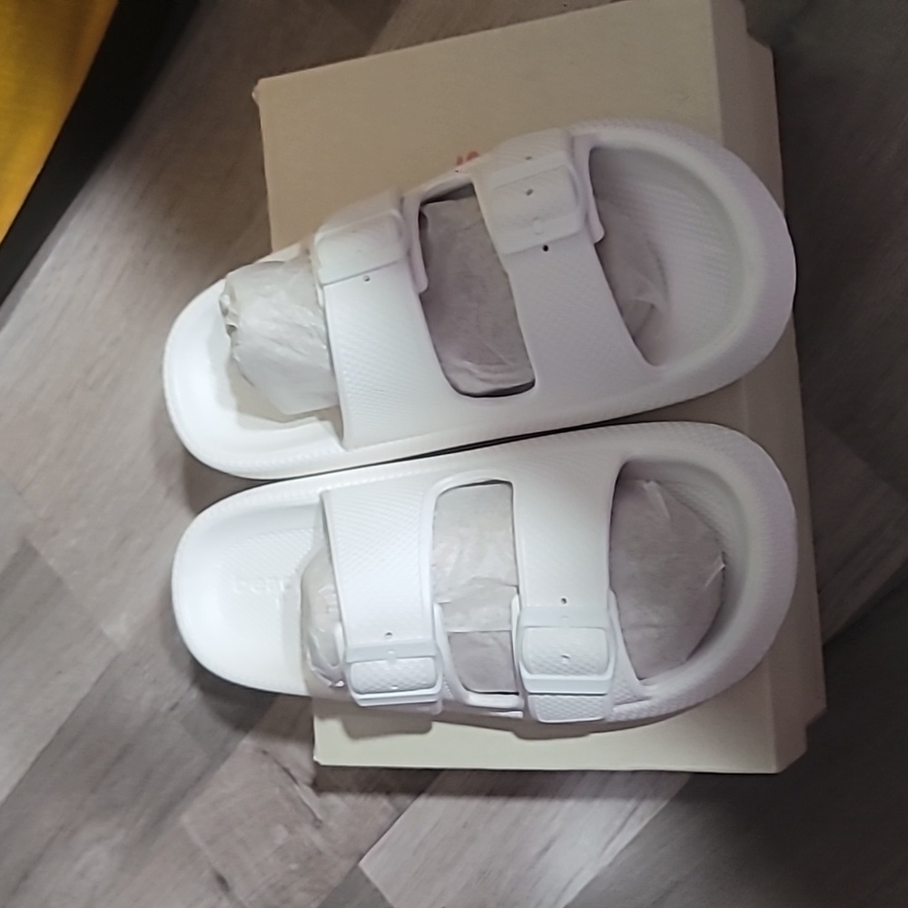 Beach Slides White Slide Sandals with Buckle Straps Size 9 - Picture 3 of 5